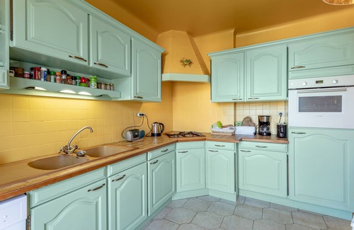 Ceret Villa | Villa 'La Petite Colline À Céret', mountain view, terrace, garden and Wi-Fi