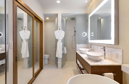 Santa Rosa Resort | Villa La Valencian The luxury resort of Los Cabosn Take 20% off listed price