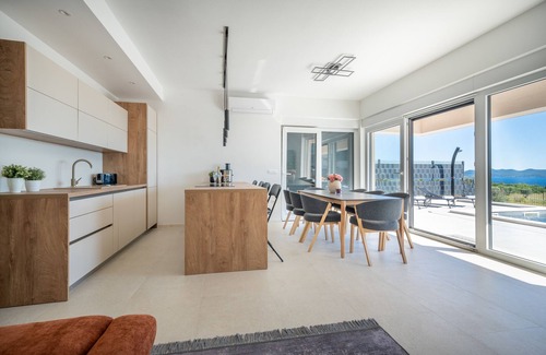 Kozino Villa | Villa La Vista e Bella