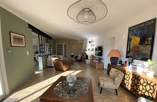 Lagnes Villa | Villa Lagnes, 4 bedrooms, 8 persons