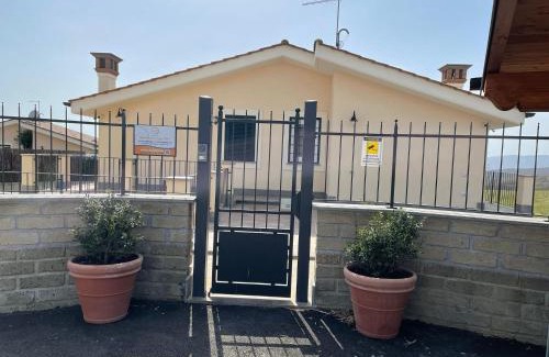 Trevignano Romano House | VILLA "Lago Blu" vista lago di Bracciano, con vasca idromassaggio esterna