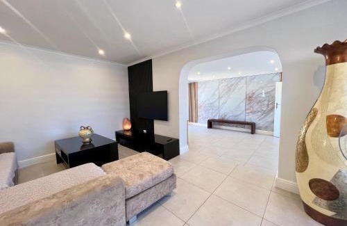 Bloubergstrand House | Villa Lamsyh- your second home