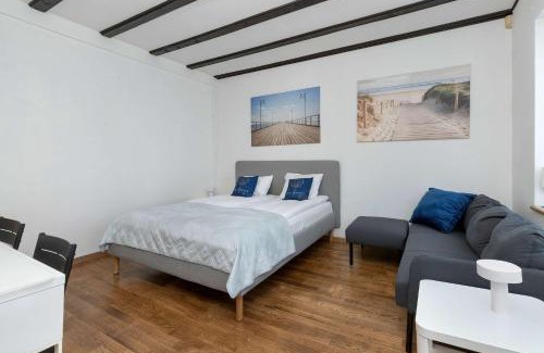 Karlikowo House | Villa Lana 6 bedrooms with Parking and Terrace near the Beach in Sopot by Noclegi Renters