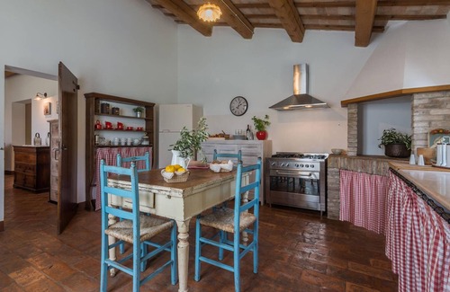 Fratte Rosa Villa | Villa Larissa 11 - Five Bedroom Villa, Sleeps 11