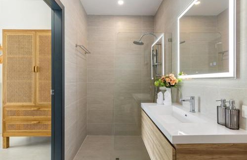 Lamai Villa | Villa Laura by See Residence -Near Cystal bay- Inclued Airport pick up