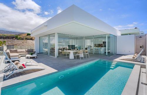 Callao Salvaje Villa | Villa Laurel - Casangular by Upper