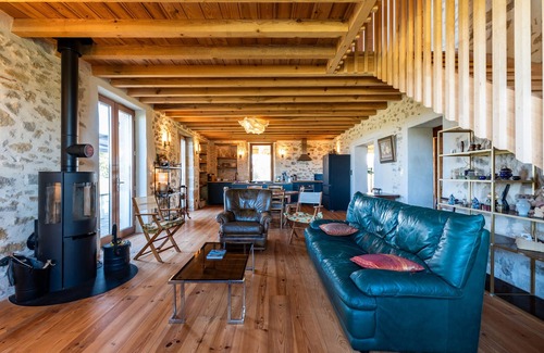 Bazas House | Villa 'Le Basque' in Bazas with Shared Pool, Private Terrace and Wi-Fi