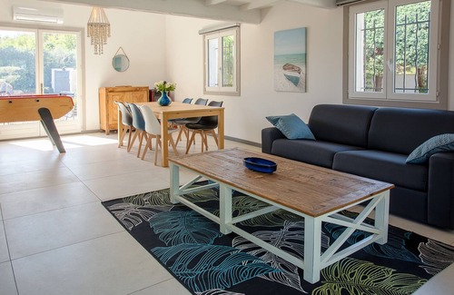 Cuers Villa | Villa 'Le Motu' with Private Pool, Wi-Fi and Air Conditioning
