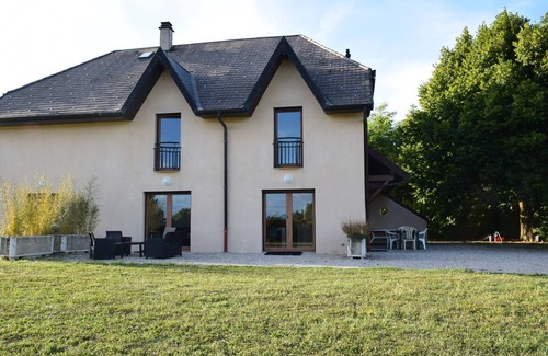 Sillingy Cottage | Villa 'Le Paradis' with Mountain View, Private Terrace and Private Garden