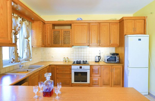 Koutsi House | Villa Lemonita: Brand new, sea views, WiFi, near Loggos