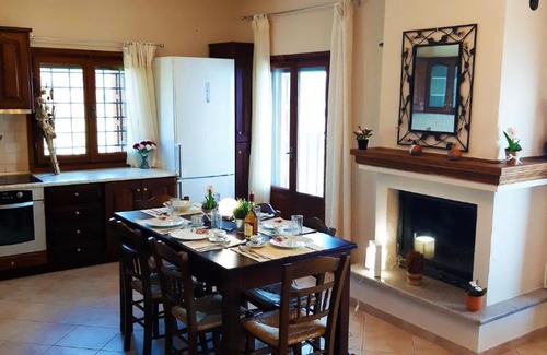 Lefokastron Apartment | Villa Leonidas GreeceFiloxenia