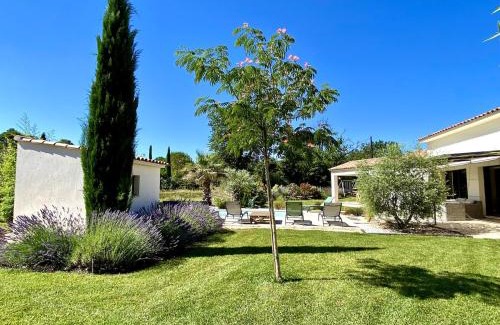 Le Puy-Sainte-Reparade Villa | Villa Les Vignes d Antan