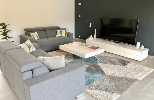 Le Puy-Sainte-Reparade Villa | Villa Les Vignes d Antan