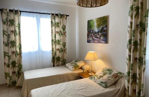 Les Avirons Villa | Villa Les Jacarandas