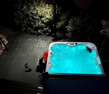 Boulouris-sur-Mer Villa | Villa Les Mimosas Spa-Jacuzzi