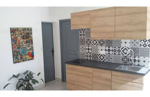 Martigues Villa | Villa Les Roches Blanches - Gite 1 "Le Ptit du Sud"