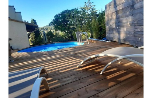 Martigues Villa | Villa Les Roches Blanches - Gite 1 "Le Ptit du Sud"