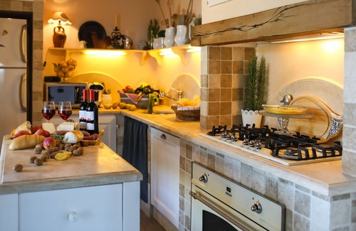 Guardistallo Villa | Villa Lestra by Fantasia Villas