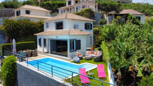 Canhas House | Villa Liana by LovelyStay
