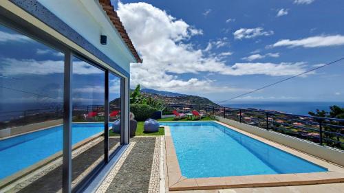 Canhas House | Villa Liana by LovelyStay