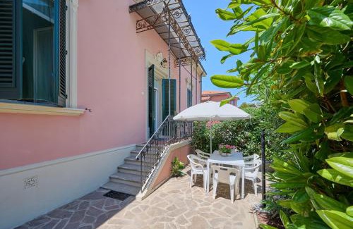 San Vincenzo House | Villa Liberty Rosa