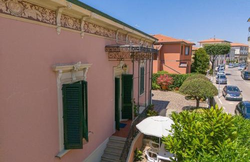 San Vincenzo House | Villa Liberty Rosa