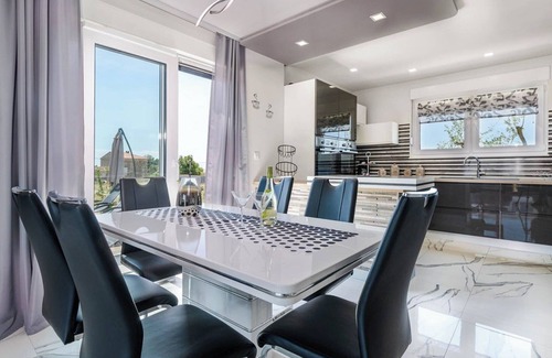 Galizana House | Villa Lily - Private Pool, Lovely Garden