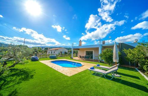 Vamos Villa | Villa Lima Pool & Jacuzzi Chania