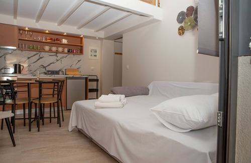 Nea Potidaia Apartment | Villa Llanaj Residence 1 by Luxlikehome