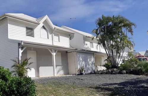 Saint-Francois Villa | Villa Logan, garden, white sand beaches, private pool, comfort.