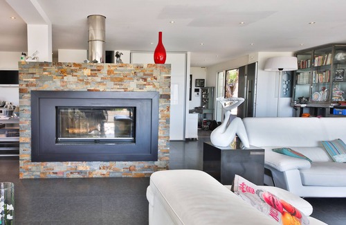 Cavalaire-sur-Mer Villa | Villa Louancelie, beautiful contemporary house with swimming pool and sea view.