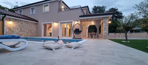 Pinezici Villa | Villa Lukas&Ana s bazenom,dječjim igralištem