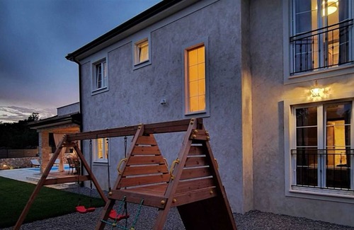 Gostinjac Villa | Villa LuLu with heated pool & playground