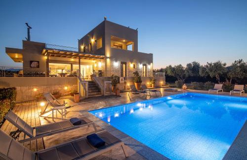 Skalani Villa | Villa Luna, 5 bedrooms, Private Pool, Hot Tub, Garden