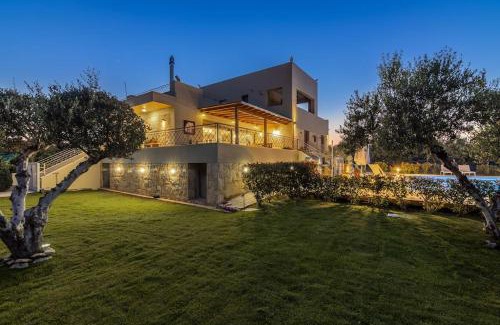 Skalani Villa | Villa Luna, 5 bedrooms, Private Pool, Hot Tub, Garden
