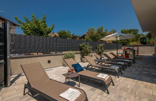 Linardici Villa | Villa Lusarci with pool