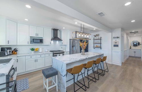 Southwest Anaheim Villa | Villa Lux near Disneyland and Socal Gems