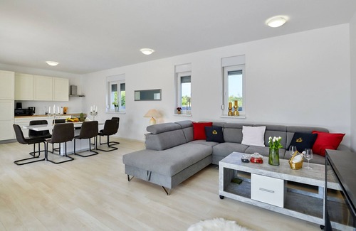 Loborika Villa | Villa Maas for 10 people near Pula with salt - water pool & pet friendly