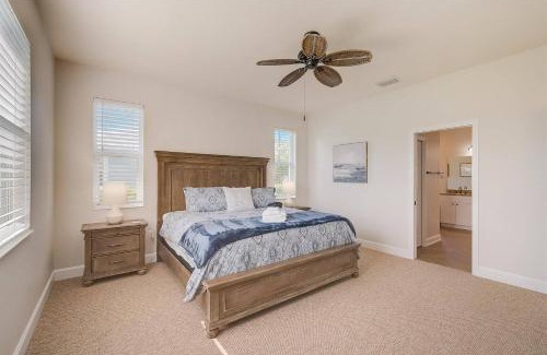 Whitfield House | Villa Magellan II