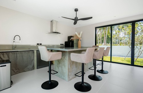 Mae Nam Villa | Villa MAÏA is located in a coconut grove, authentic charm, mountain view