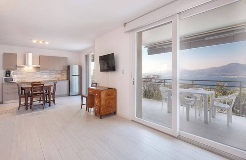 Albisano Apartment | Villa Malù - APT Amalia - Pool and lake view