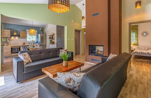 Pinezici Villa | Villa Malfatina holiday house with pool for 8 persons