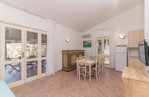 Capo d'Orso Villa | Villa 'Mannu' with Private Terrace and Air Conditioning