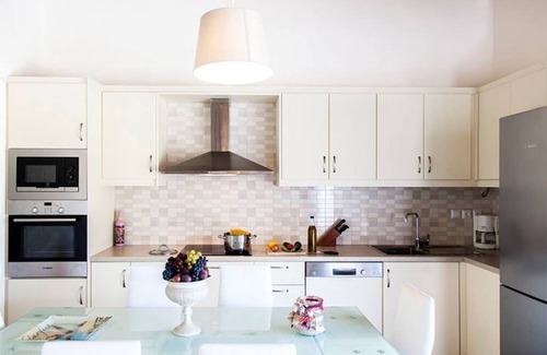 Lygia Villa | Villa Manos in Ligia