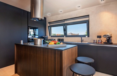 Mali Maj Villa | Villa Mare Exclusive with infinity pool and fitness studio near the beach.