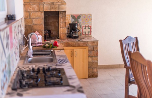 Skatari Villa | Villa Maredi with outdoor summer kitchen