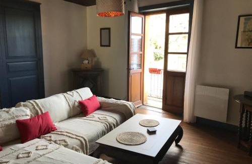 Pays-de-Belves House | villa Marguerite terrasse & garage