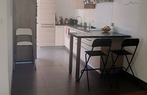 Saint-Mitre House | Villa Marseille with swimming pool, 5 people