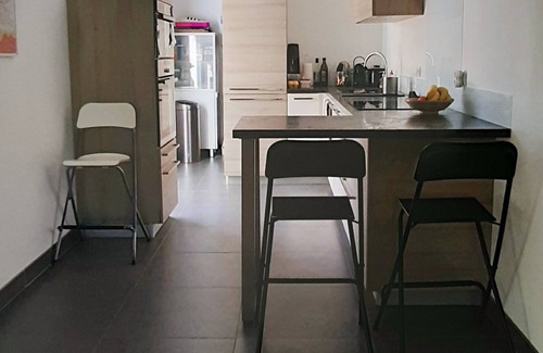 Saint-Mitre House | Villa Marseille with swimming pool, 5 people