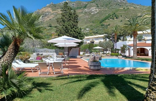 Succhivo Apartment | Villa Martina - "Ginestra" room, in the annex of a prestigious Villa